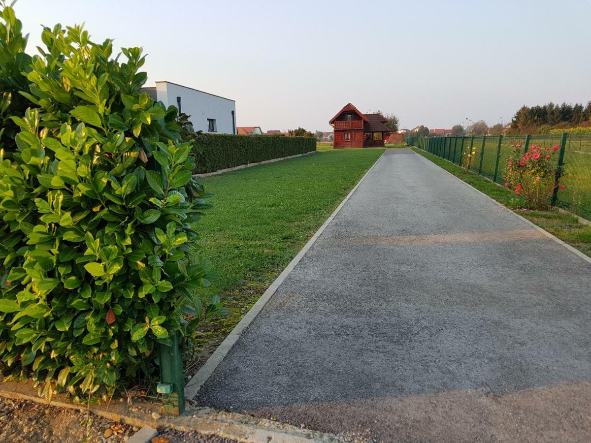 54 Green Road Varaždin Kucan Marof Buitenkant foto